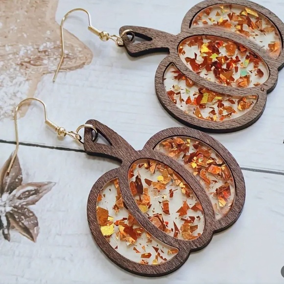 PRICE REDUCED NEW Fall Wooden Pumpkin Drop Earrings - Picture 4 of 4